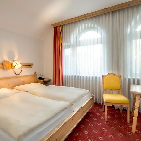 Hotel Gasthof Zur Post Unterföhring Esterno foto