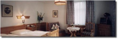 Hotel Gasthof Zur Post Unterföhring Esterno foto