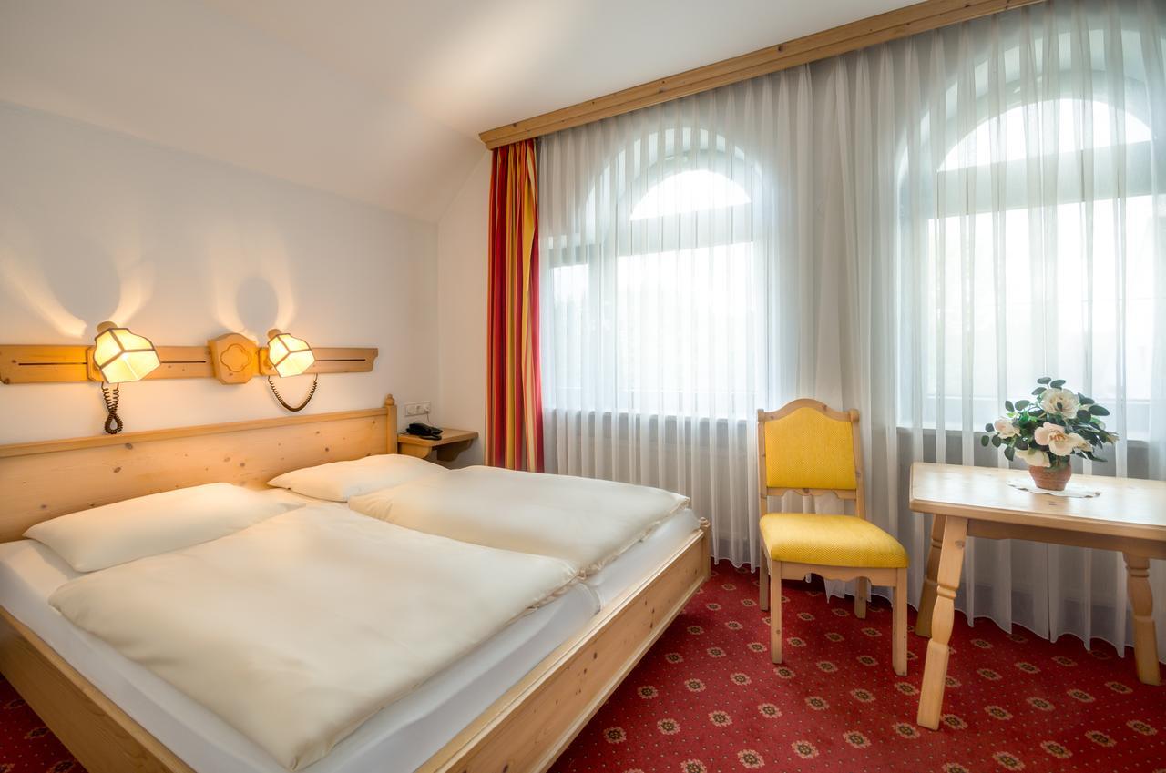 Hotel Gasthof Zur Post Unterföhring Esterno foto