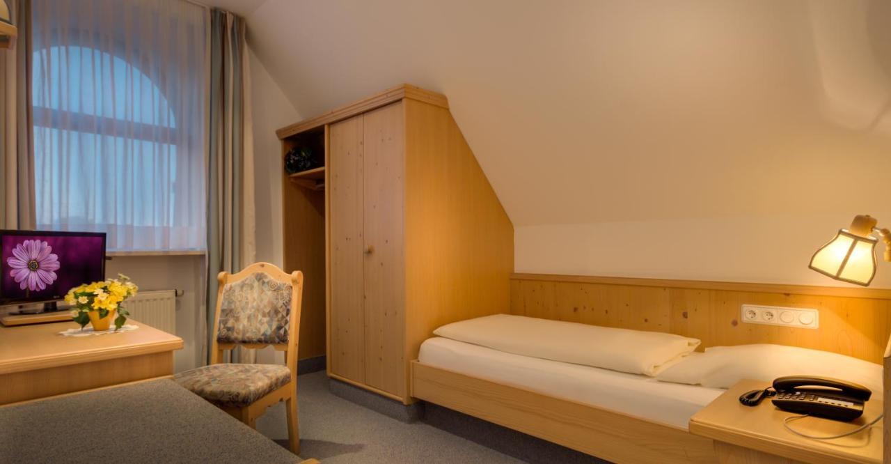 Hotel Gasthof Zur Post Unterföhring Camera foto